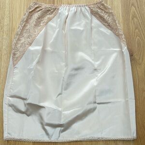 Vintage a line slip with lace